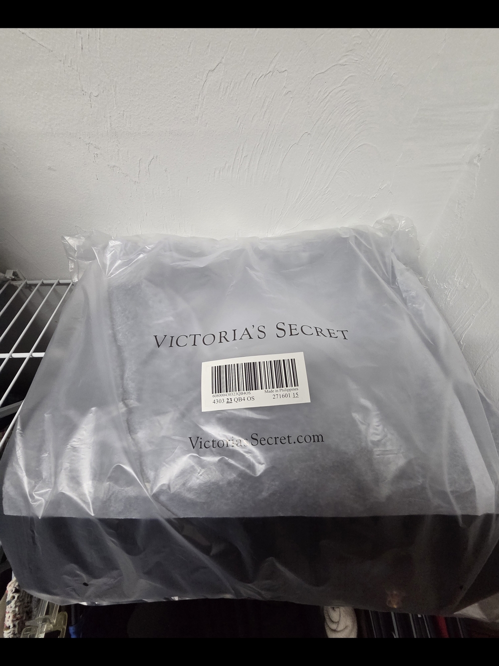 Victoria's Secret Black Soft Hobo Shoulder Bag - Picture 5 of 6